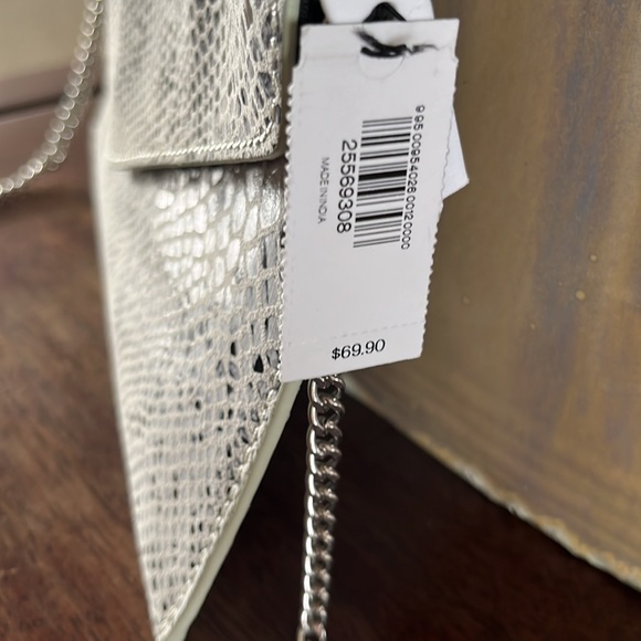 NWT  EXPRESS Silver/gray/black snake print clutch - Picture 3 of 8